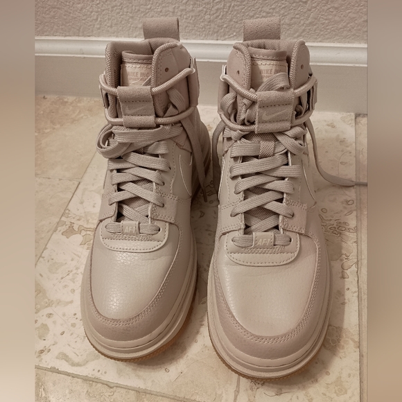 Womens Nike Air Force 1 Utility Fossil Stone 2.0 Trail Boot Snow Size 7.5 - Picture 3 of 9